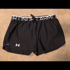 Black Under Armour shorts